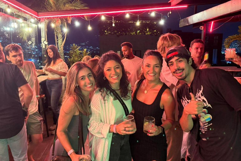 Barcelona: Pubcrawl with VIP Entry to Rooftops and Nightclub