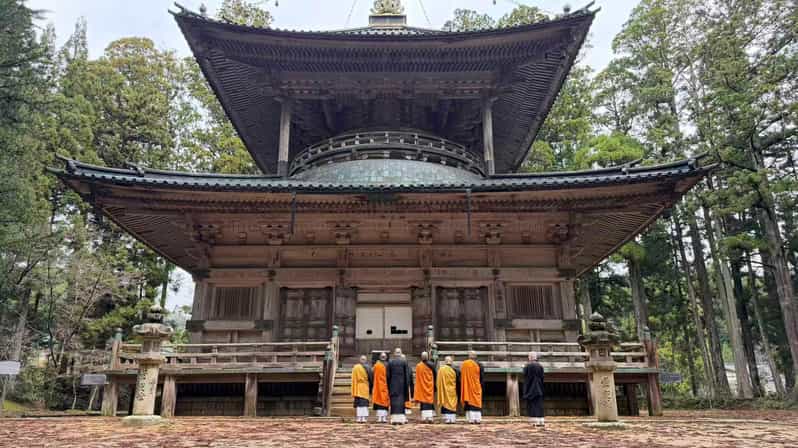 UNESCO Koyasan: Geheimtipps & Tempel-Tour (Kleingruppe)