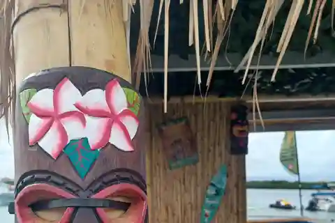 Tiki Cat bådture med Biscayne Boat Charters & Yachts