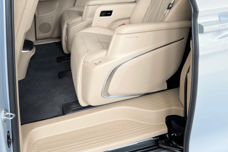 Guangzhou: Private Luxury Vehicle Tour - English or Spanish Guangzhou 8 Hour Tour - VOYAH DREAMPOWER/Buick