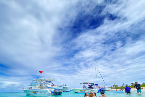 From Fajardo: Snorkeling and Beach Day in Culebra