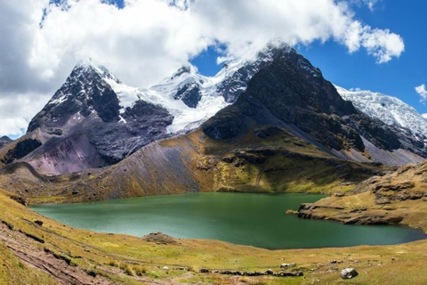 Excursión: Montaña Arco Iris y 7 Lagunas de Ausangate 2 díasExcursión: Montaña de Arco Iris y Ausangate 7 Lagunas 2 dias