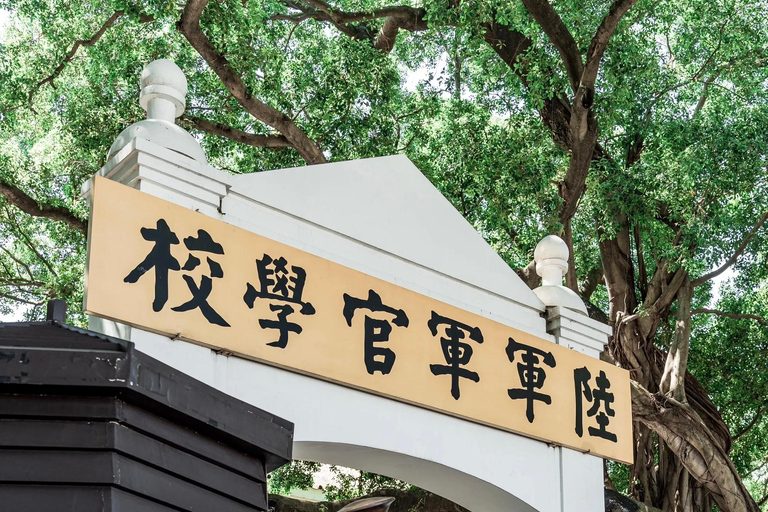 A Tour Through Modern History of Guangzhou Tour in English/German