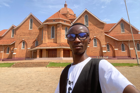 Kampala's Faith, Knowledge & Royalty: A Day Tour with Pickup