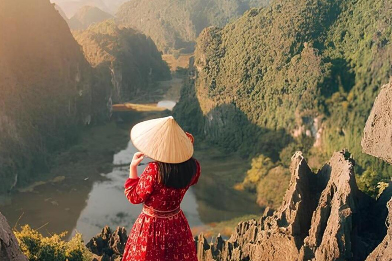 Ninh Binh, Trang An, Bai Dinh Pagoda, and Mua Cave