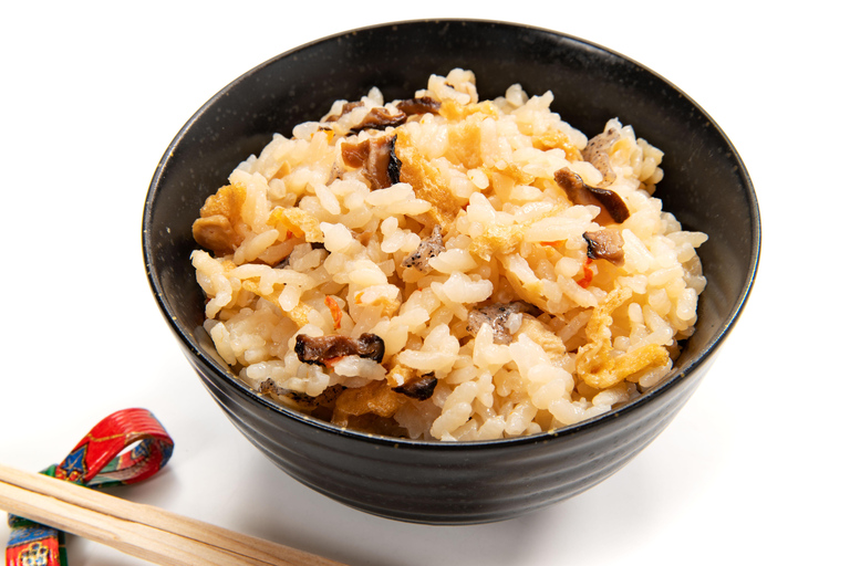 Kitsune (vos) udon en gekruide rijst｜Onder begeleiding van RD｜KyotoKitsune (vos) udon en gekruide rijst | Onder toezicht van RD | Kyoto