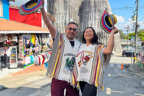 Visita Guatape e aldeias, passeio de barco com pequeno-almoço e almoço Medellin