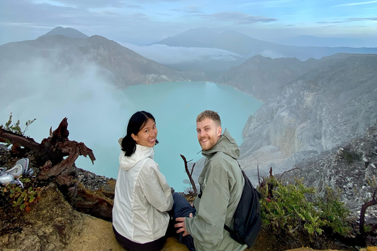 班尤旺伊：伊真蓝火与仙丹瑟鲁尼之旅巴纽旺伊：伊真火山蓝火与仙丹瑟鲁尼之旅