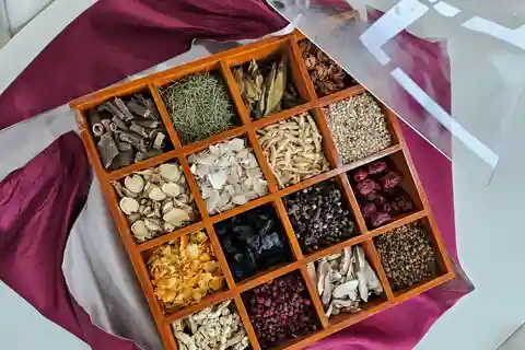 Seoul: herbal tea class & Korean Medicine tour