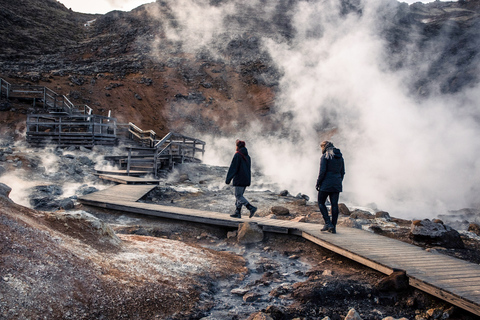 Reykjavík: Half-Day Guided Hike of Fagradalsfjall Volcano Tour with Pickup from Bus Stop 12