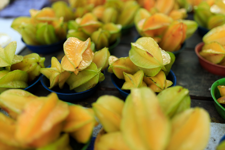 Kandy: Exotic Fruit Tasting & Tuk-Tuk Market Tour
