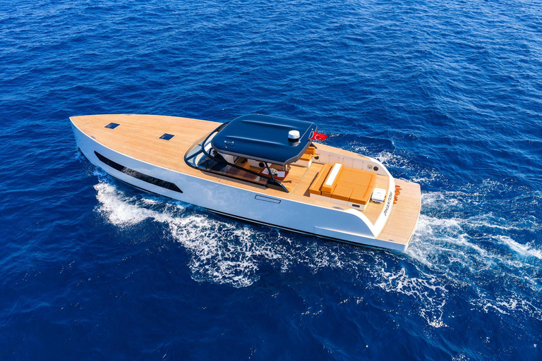 Yalıkavak: Private Yacht Cruise with Lunch & Drinks
