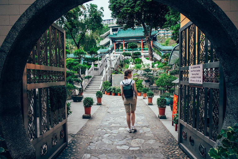 Hong Kong Must-See attractions Walking Tour With A Guide 3 Hours Small Group Tour