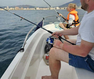 Fuengirola: Viagem de pesca com bebidas e material