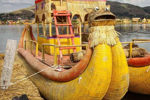 Depuis Cusco : Lake Titicaca 1-Day Sleeper Bus Tour + Lunch