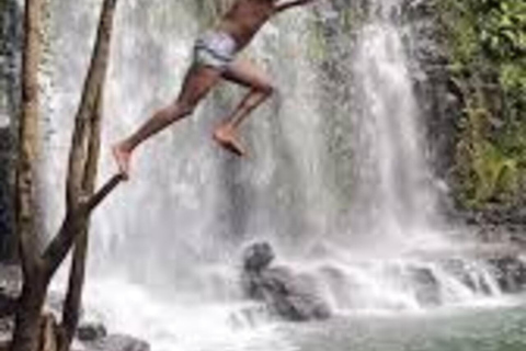 Nairobi: Kerurumo Waterfalls Day Trip with Picnic