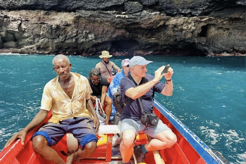 Ribeira da Barca: Small-Group Boat Trip & Fishermen BBQ