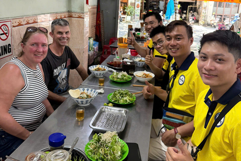 Visite privée à moto de la cuisine de rue dans la ville de Da Nang