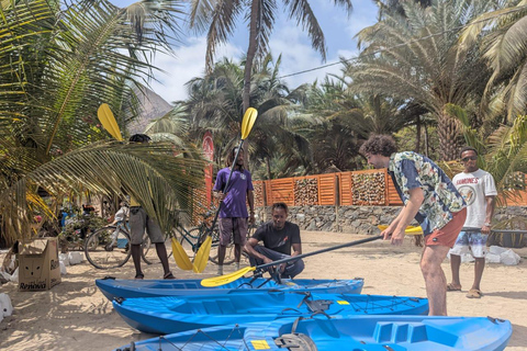 Wycieczka kajakowa z przewodnikiem po zatoce Tarrafal