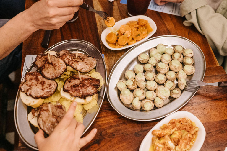 إشبيلية: جولة التاباس المسائية في حي ترياناإشبيلية: جولة مسائية لتناول المقبلات في حي تريانا