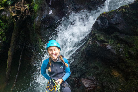 Canyoningupplevelse Ribeira dos Caldeirões i São Miguel