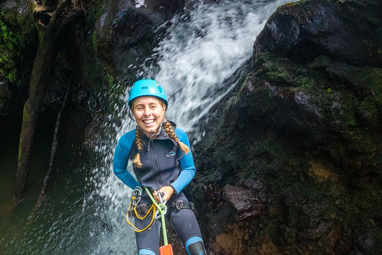 Canyoningupplevelse Ribeira dos Caldeirões i São Miguel