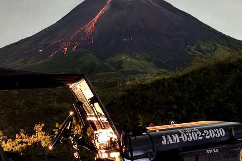 Yogyakarta: Merapi Lava View with Jeep Night Tour & campfire