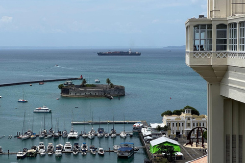 Salvador: Bahia Bites Food Tour with 12+ Tastings