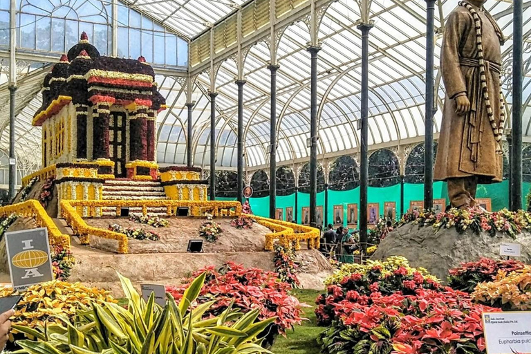 Bangalore: Lalbagh Botanical Garden Walking Tour with Guide Morning Nature Walking Tour at Lalbagh Botanical Garden.