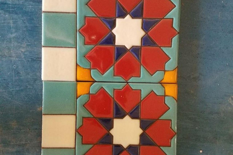 丹吉尔工作坊：制作属于你的 Zelij 瓷砖，并将其带回家丹吉尔工作坊：制作自己的 Zelij 瓷砖并带回家