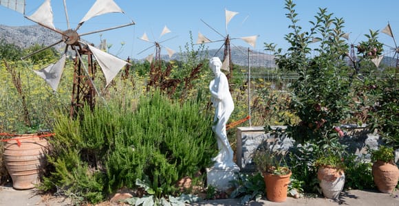 Lasithi Plateau: Zeus Cave, Pottery & Tastin Experience Tour