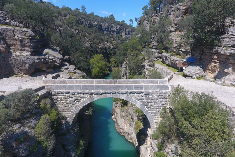 Side: wycieczka 1-dniowa do kanionu Orła z Adlerem i lunchemWycieczka do Kanionu Orła i spływ raftingowy z obiadem i odbiorem z hotelu