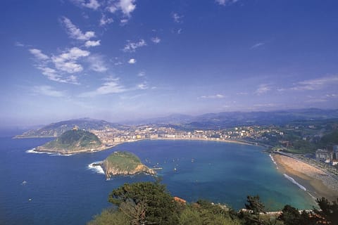 From Bilbao: San Sebastian and Biarritz Full Day Tour