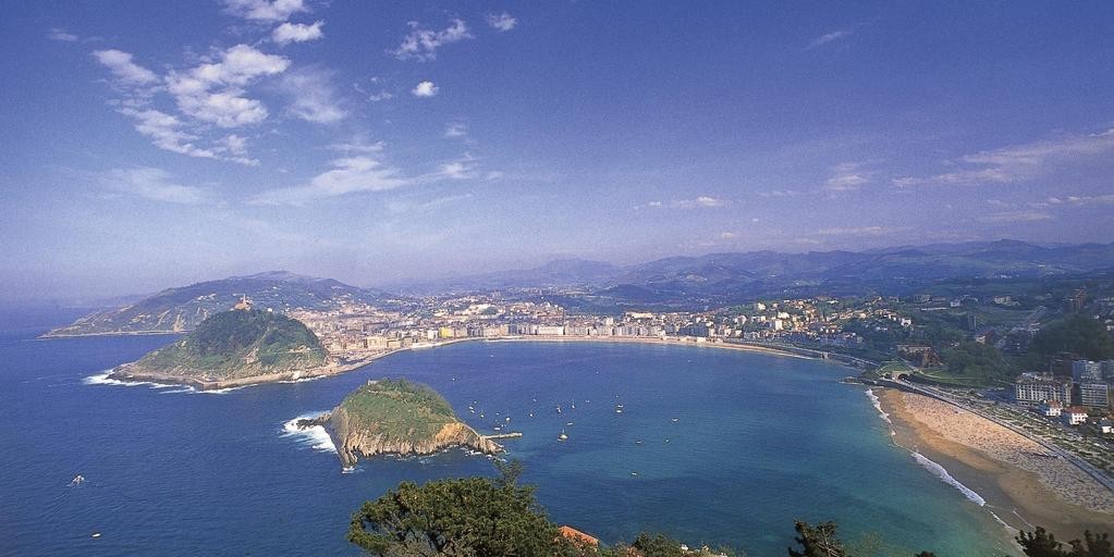 Bilbao  Tagestour nach San Sebastian Biarritz GetYourGuide
