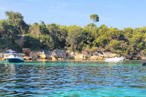 Golfe-Juan: Îles de Lérins/Cap d&#039;Antibes: Speedbåtsutflykt 1,5 timmeGolfe-Juan: Lérinsöarna/Cap d&#039;Antibes: Speedboat-utflykt 1,5 timme