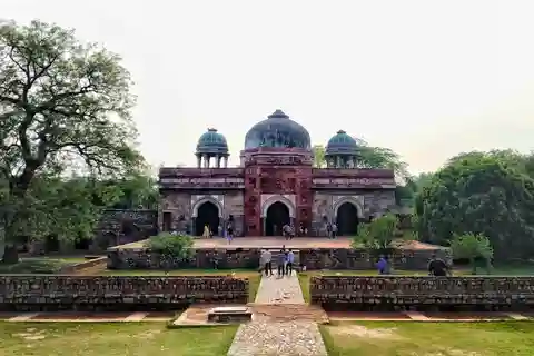 Old & New Delhi Private Tuk Tuk Tour with Street Food