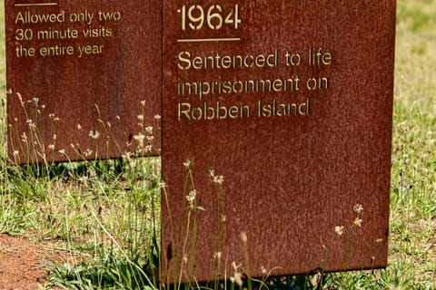 Cape Town: Robben Island & Table Mountain Private Day Tour