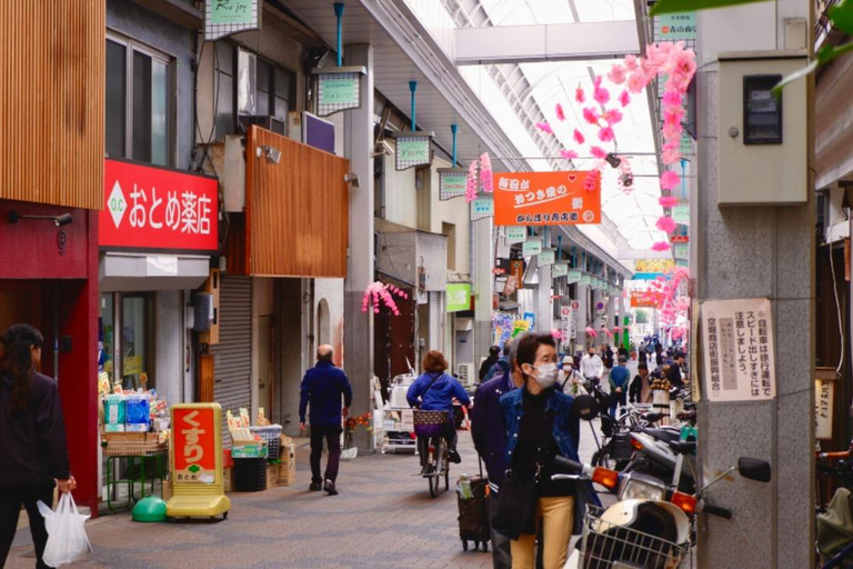 Osaka: Daytime Hanami (Cherry Blossom) and Food Tour