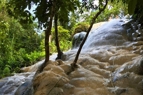 Njut av Sticky Waterfall och nationalparken Chet Si Fountain