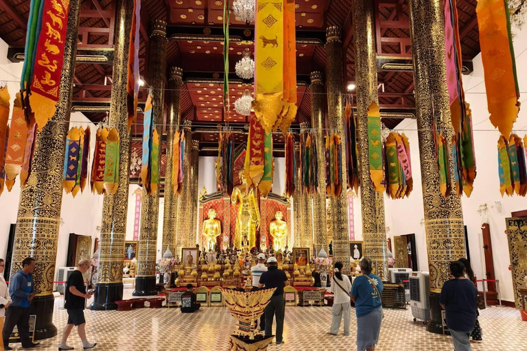 Chiang Mai: Old City Walking Tour with Temples & History Small Group Without Entry Fees