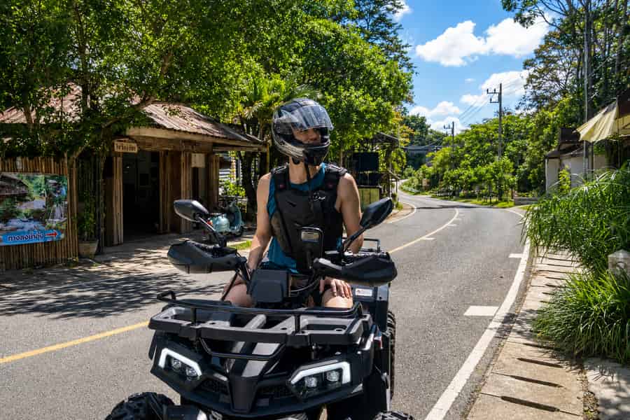 Chiang Mai S: Geführte Quad-Tour mit Wasserfällen & Tempeln. Foto: GetYourGuide Chiang Mai S: Geführte Quad-Tour mit Wasserfällen & Tempeln. Foto: GetYourGuide