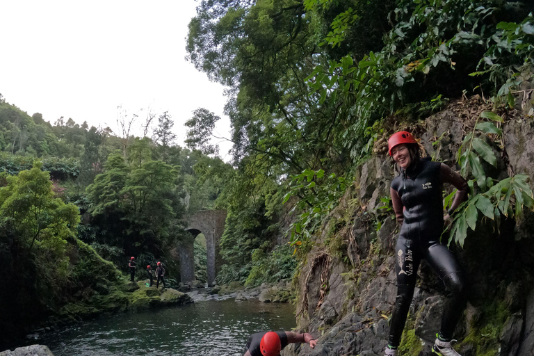 Azores Water Trekking – Moinhos do Félix l S. MiguelAzoren-Wassertrekking – Mühlen von Félix l S. Miguel