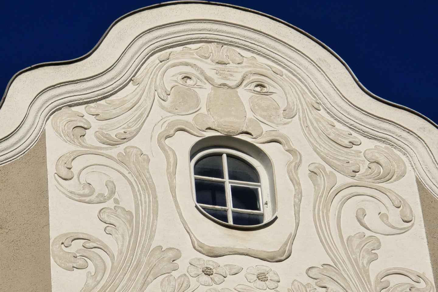 Art Nouveau Meets Street Art in Munich (Max. 12 guests)