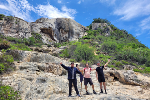 Private Experience to Hierve el Agua with Local Guide Private Experience to Hierve el Agua with a Local Guide