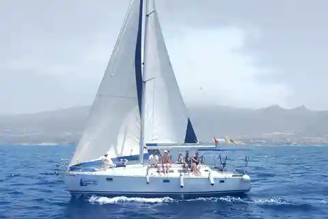 Charter privado en velero - paseo por la costa con snorkeling en bahia