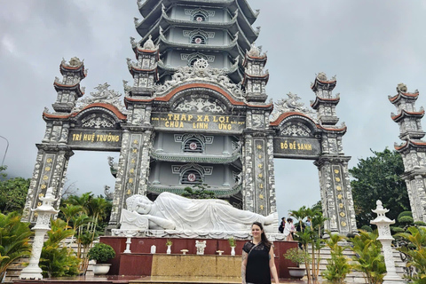 Da Nang : montagne de marbre, pont du Dragon, plage en moto