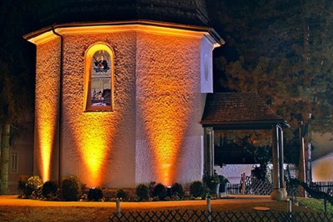 Tour de Nochebuena en Oberndorf desde SalzburgoTour nocturno en Nochebuena