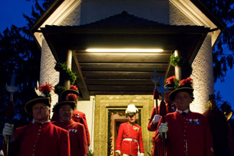 Tour de Nochebuena en Oberndorf desde SalzburgoTour nocturno en Nochebuena