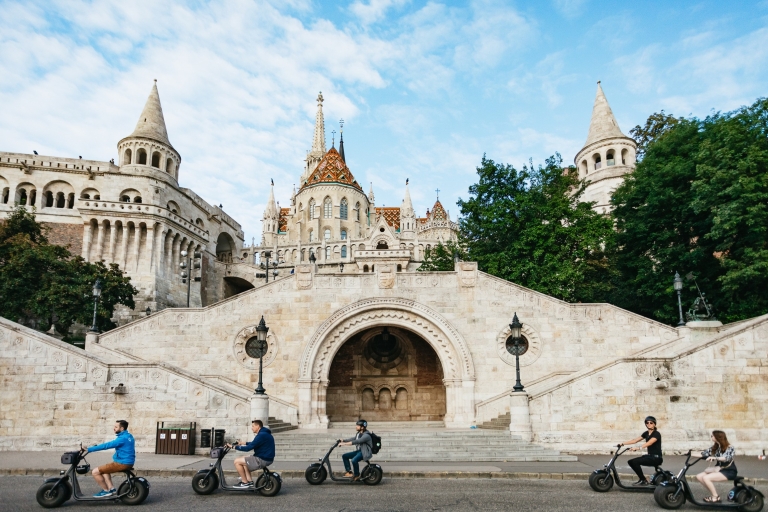 Budapest: tour en escúter eléctrico MonsteRollerRuta del Jardín de hadas de Budapest: tour de 2 horas