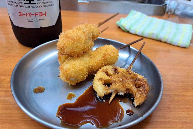 Osaka: espectáculo cultural gastronómico nocturno con todo incluidoOsaka: tour gastronómico nocturno con todo incluido con carne de res de Kobe